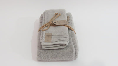 Set asciugamano+ospite "Coccola var.grigio" di Fazzini